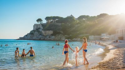 un traitement naturel pour que les otites du baigneur ne gâchent plus vos vacances